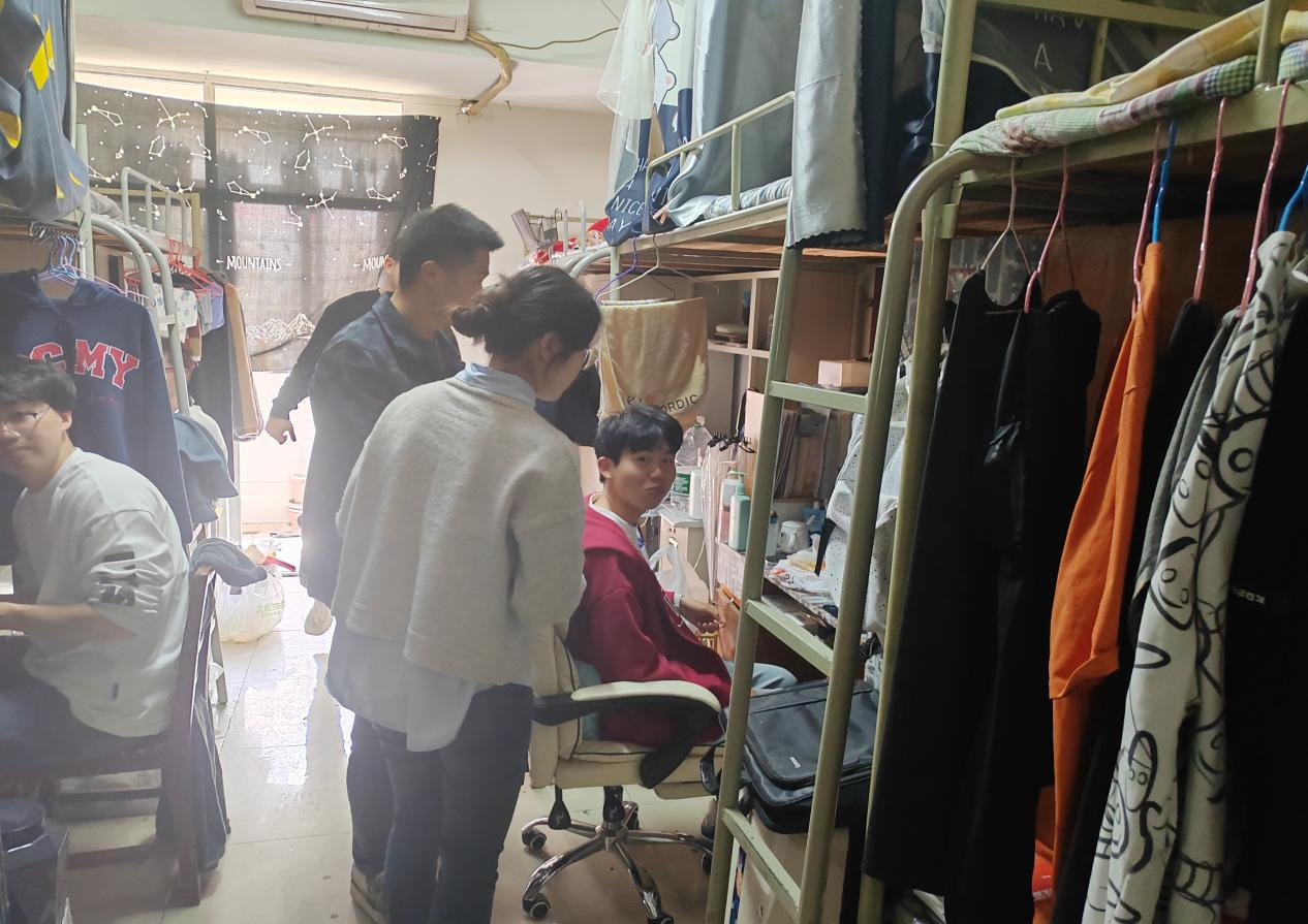我校多部门联合入寝开展安全检查工作 我校多部门联合入寝开展安全检查工作