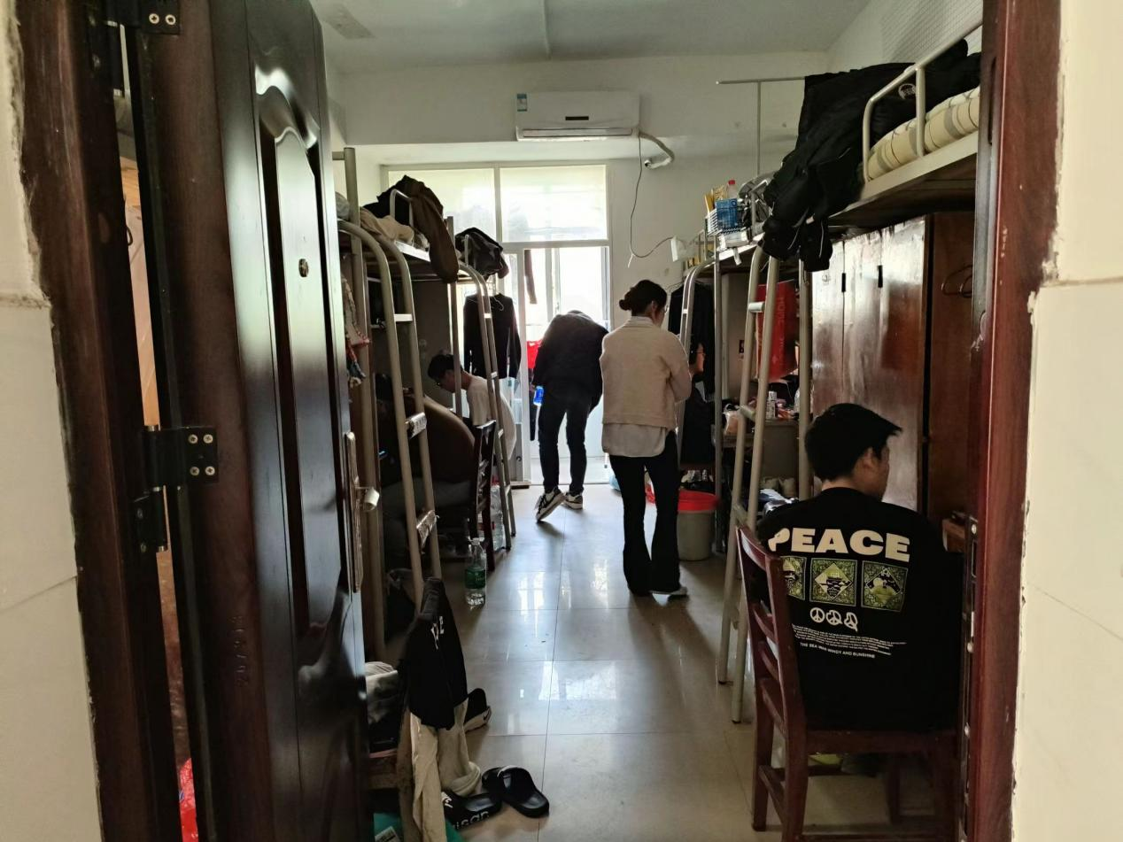 我校多部门联合入寝开展安全检查工作 我校多部门联合入寝开展安全检查工作