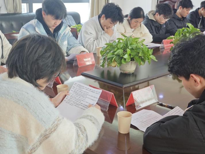凝聚青春力量，共筑团结梦想 ——WilliamHill中文官方网站24级团组织生活会纪实