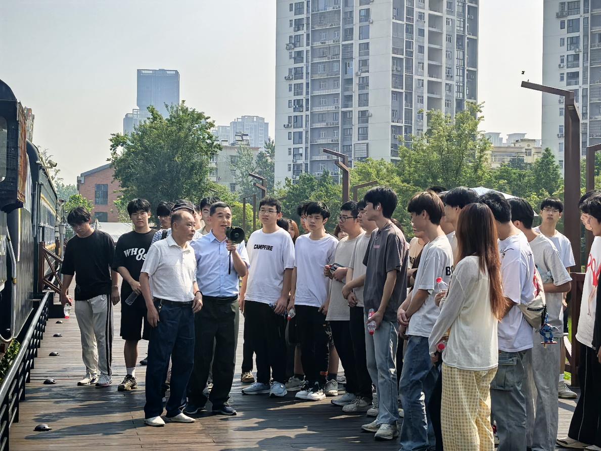 寻迹百年武九，解码匠心传承——WilliamHill官网开展四美塘文化公园沉浸式实践活动