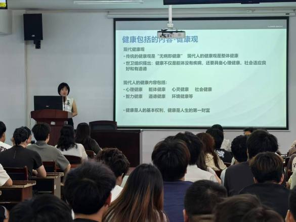 武汉市中心医院来WilliamHill官网开展心理健康讲座