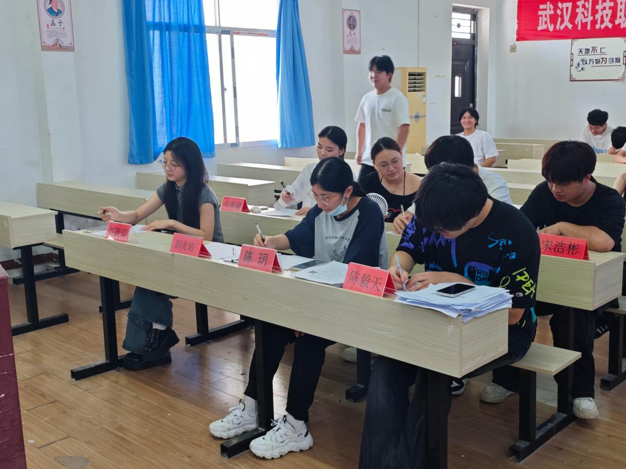 薪火相传,共筑未来 薪火相传,共筑未来