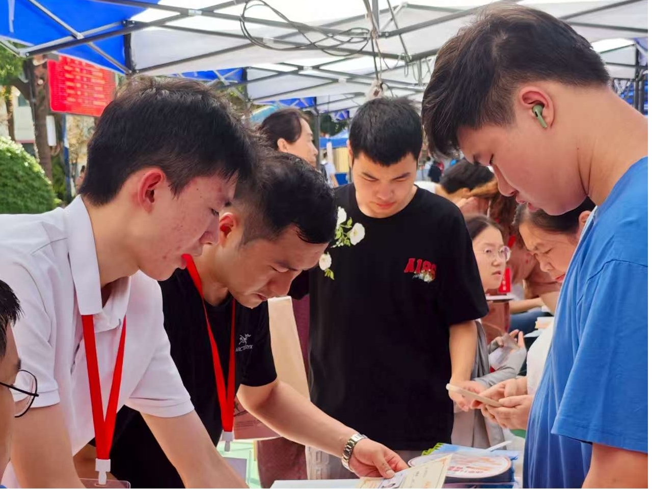 以心迎新，共赴星海——WilliamHill中文官方网站圆满完成2025级新生迎接工作