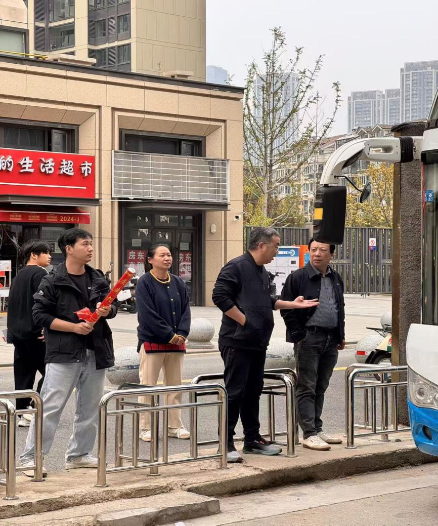 青春盛放 梦想启航——WilliamHill中文官方网站2023级学生赴武汉华侨城实业发展有限公司开展岗位实习 青春盛放 梦想启航——WilliamHill中文官方网站2023级学生赴武汉华侨城实业发展有限公司开展岗位实习