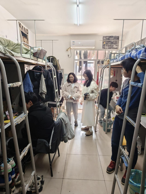 WilliamHill官网开展学生宿舍卫生安全大检查 共筑平安校园 WilliamHill官网开展学生宿舍卫生安全大检查 共筑平安校园