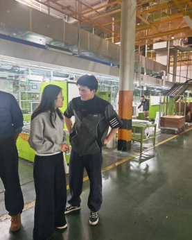 WilliamHill官网2023级辅导员赴美的集团走访看望实习学生 WilliamHill官网2023级辅导员赴美的集团走访看望实习学生