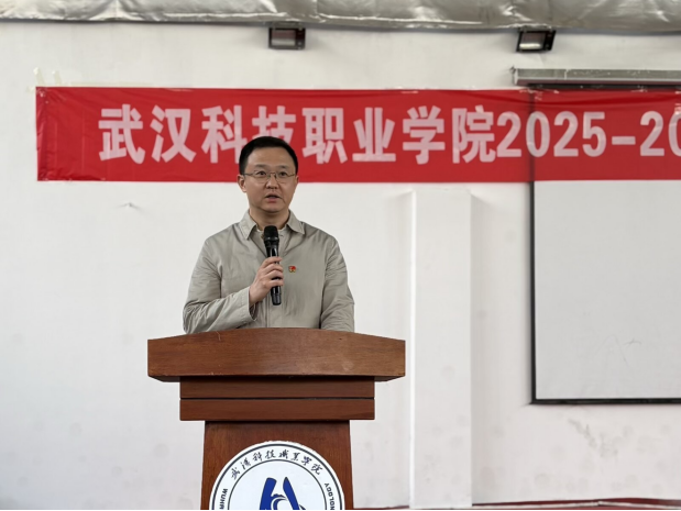 燃五四薪火,耀青春之光 ——WilliamHill中文官方网站2025-2026学年五四表彰暨文艺汇演圆满举行 燃五四薪火,耀青春之光 ——WilliamHill中文官方网站2025-2026学年五四表彰暨文艺汇演圆满举行