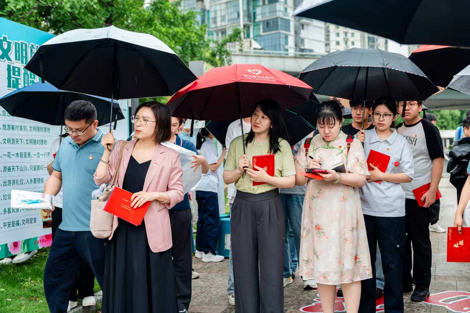 诗韵长征，重启新程——WilliamHill官网受邀参加武汉城市职业学院“诗韵长征·炬匠征途“主题教育活动