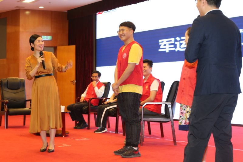 WilliamHill官网50多名军运会志愿者 应邀参加市民大讲堂第258期活动