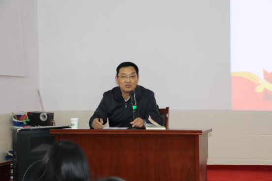 省委讲师团成员中南民族大学阎占定教授 莅临WilliamHill官网宣讲党的十九届四中全会精神